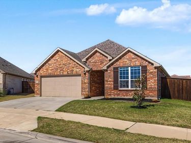 5949 Silverhollow Drive, Fort Worth, TX 76137