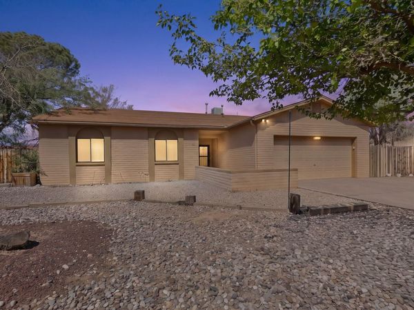 209 Villa Verde Drive SE, Rio Rancho, NM 87124