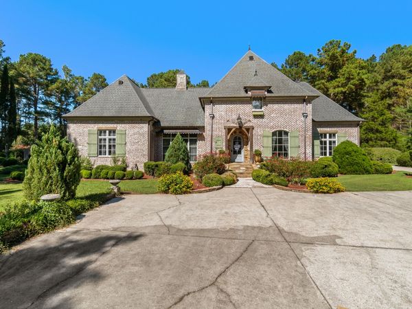 15 Jomar Rd., Laurel, MS 39443