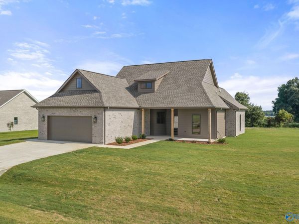 220 Spry Way, Killen, AL 35645
