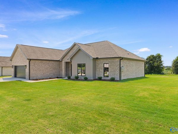 240 Spry Way, Killen, AL 35645