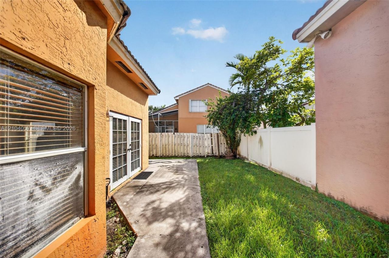 4931 SW 152nd Ave, Miramar, FL 33027 Photo