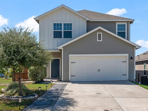 201 Night Riders WAY, Jarrell, TX 76537