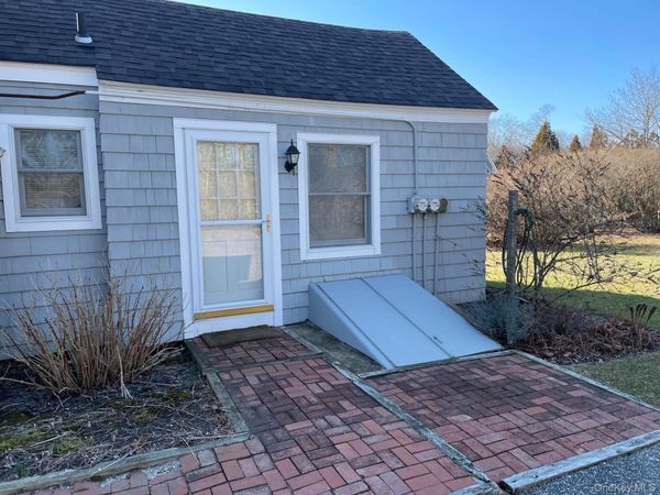718 Montauk Highway , East Quogue, NY 11942