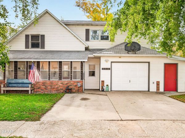 110 CLARK Avenue , Larimore, ND 58251