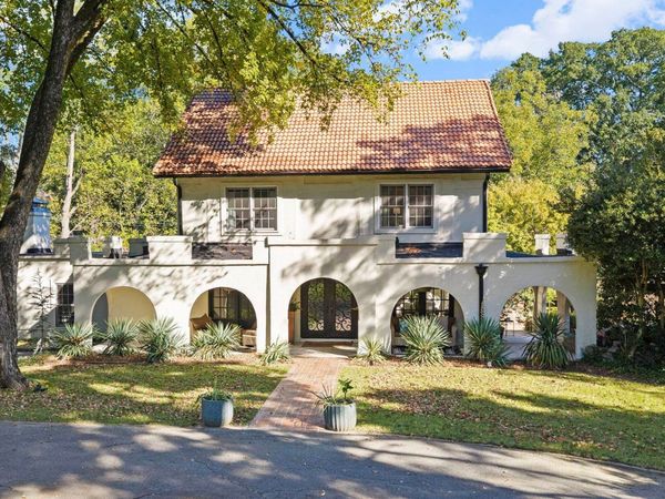 4002 WALNUT GROVE RD, Memphis, TN 38117