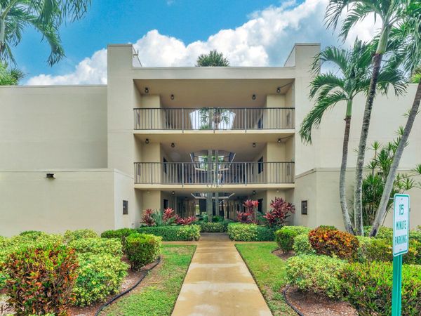 5280 LAS VERDES Circle, Unit 320, Delray Beach, FL 33484