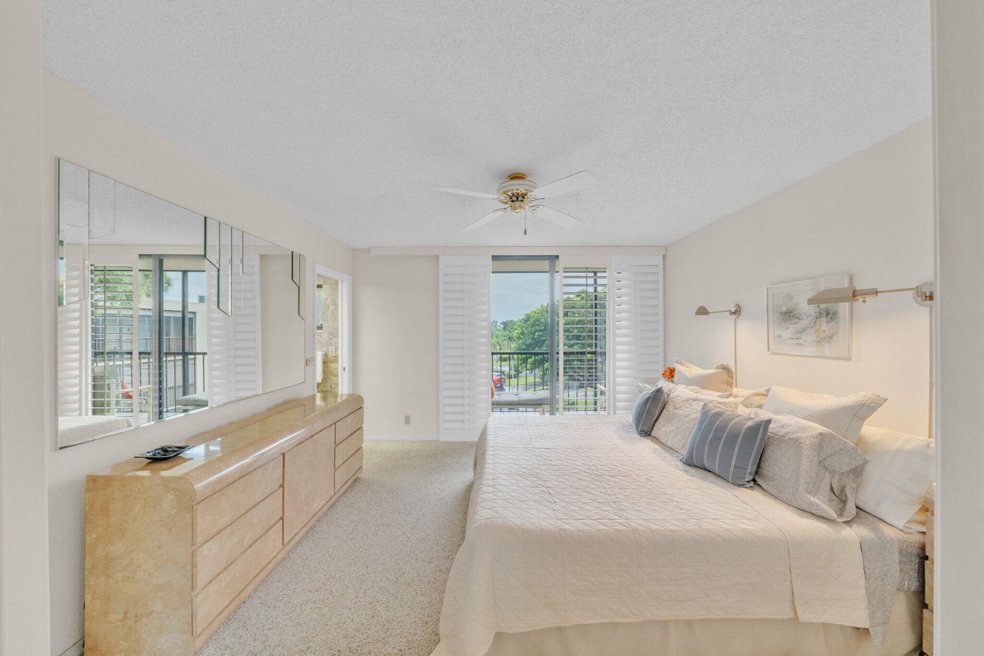 5280 Las Verdes Circle, Unit 320, Delray Beach, FL 33484 Photo