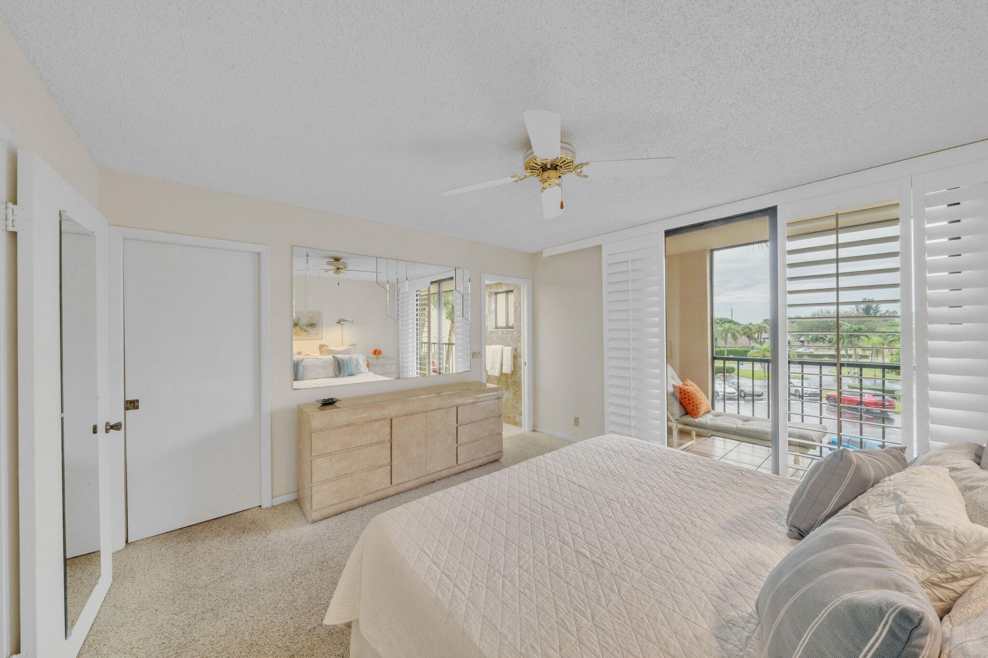 5280 Las Verdes Circle, Unit 320, Delray Beach, FL 33484 Photo
