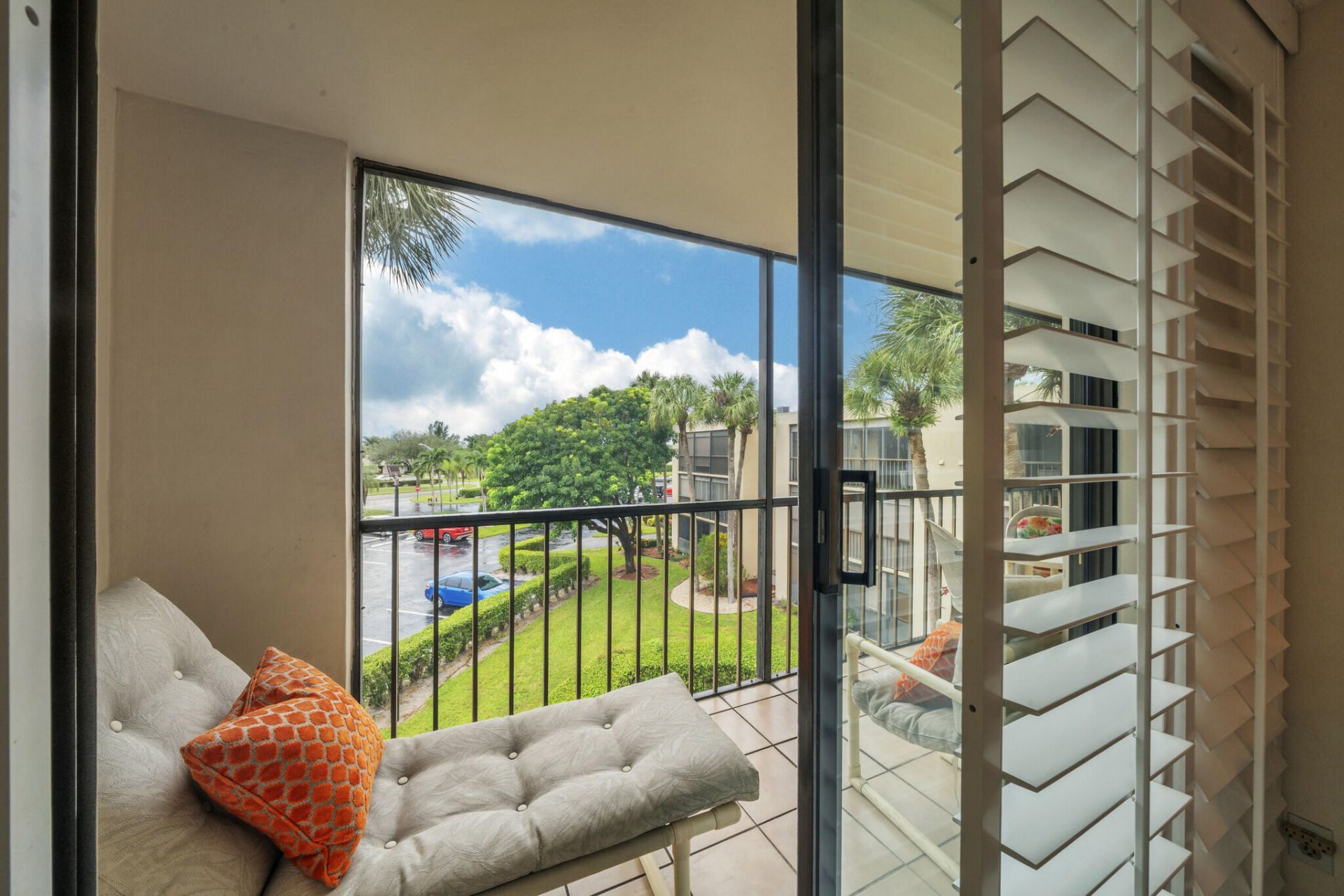 5280 Las Verdes Circle, Unit 320, Delray Beach, FL 33484 Photo