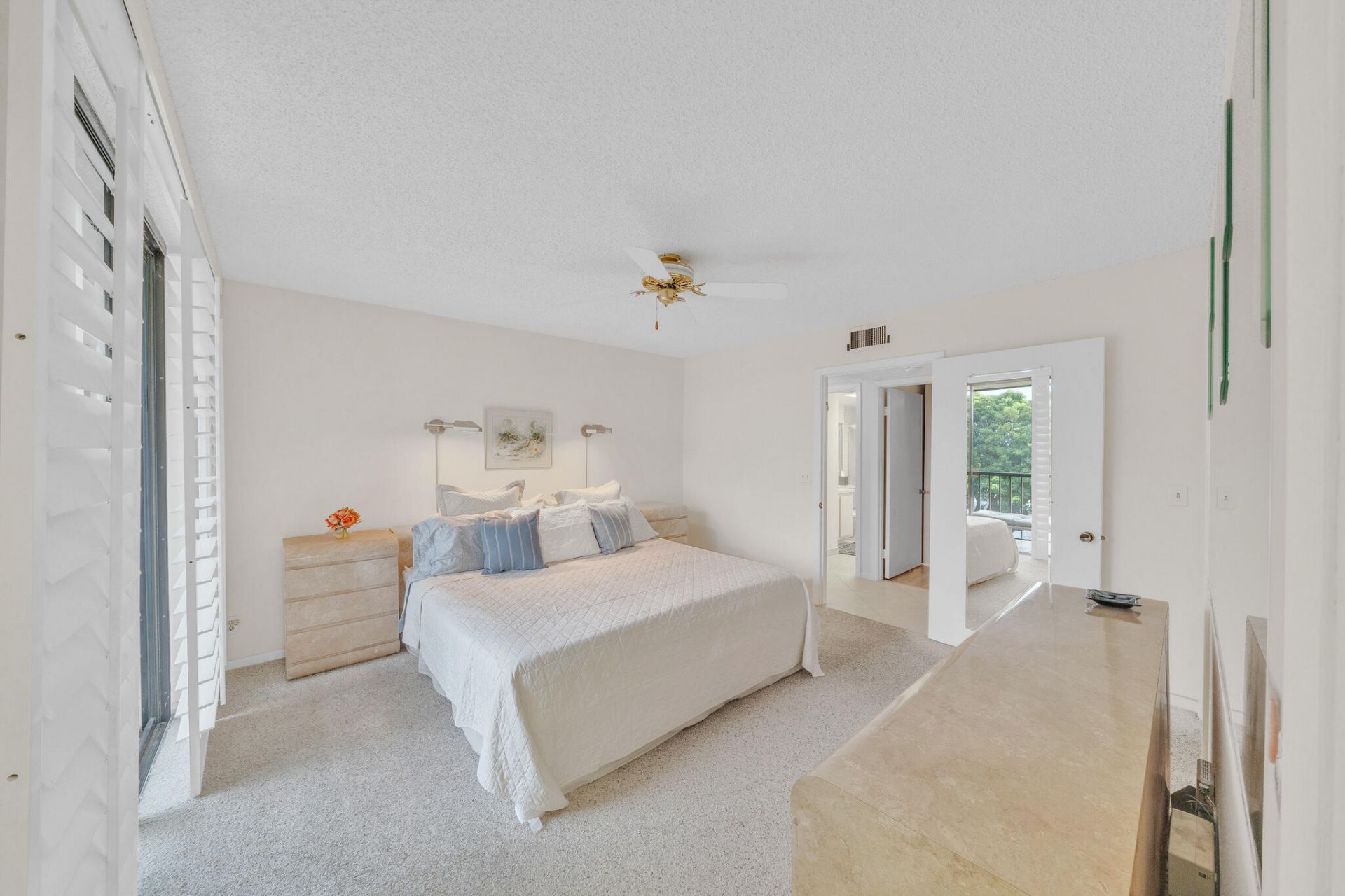 5280 Las Verdes Circle, Unit 320, Delray Beach, FL 33484 Photo