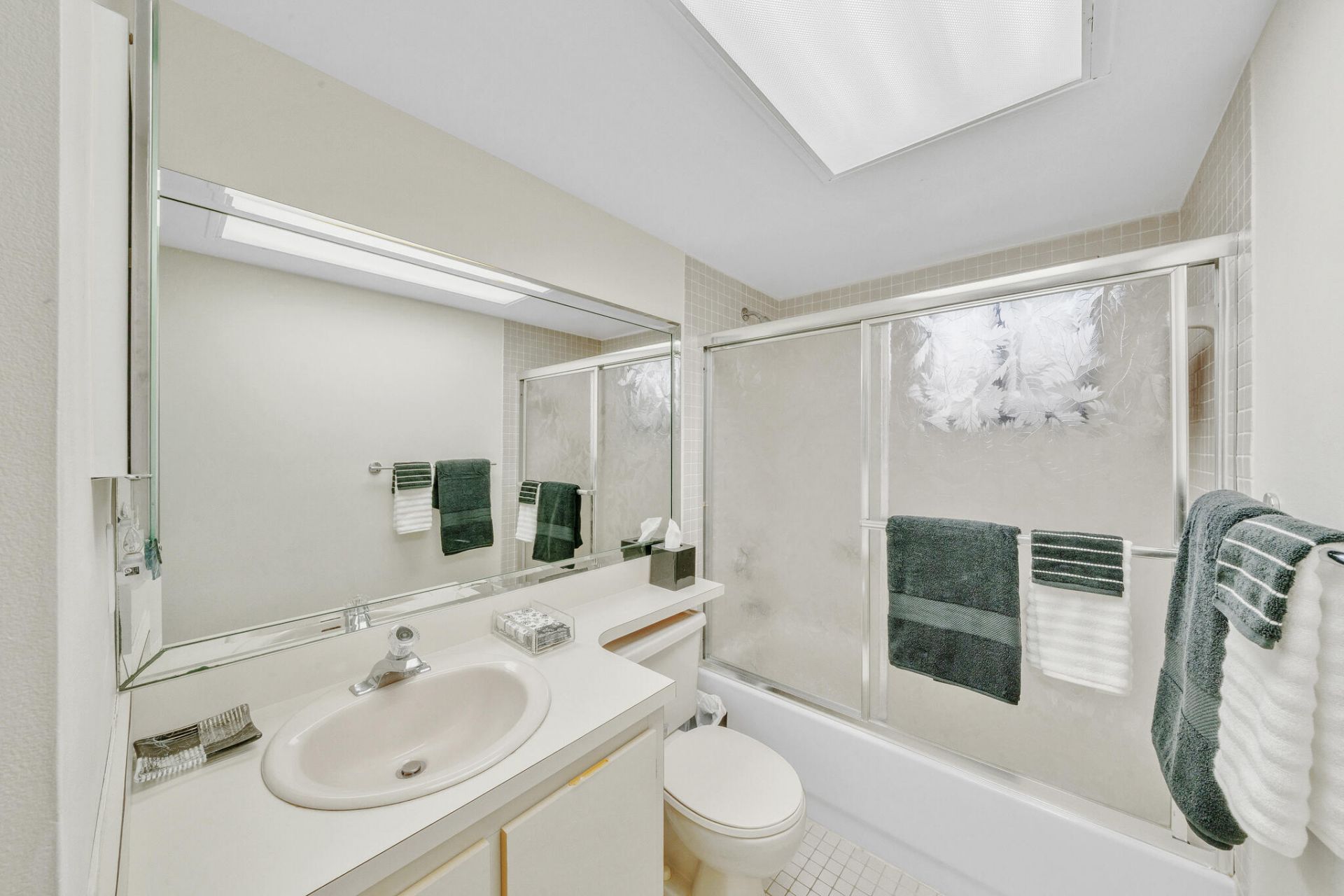 5280 Las Verdes Circle, Unit 320, Delray Beach, FL 33484 Photo