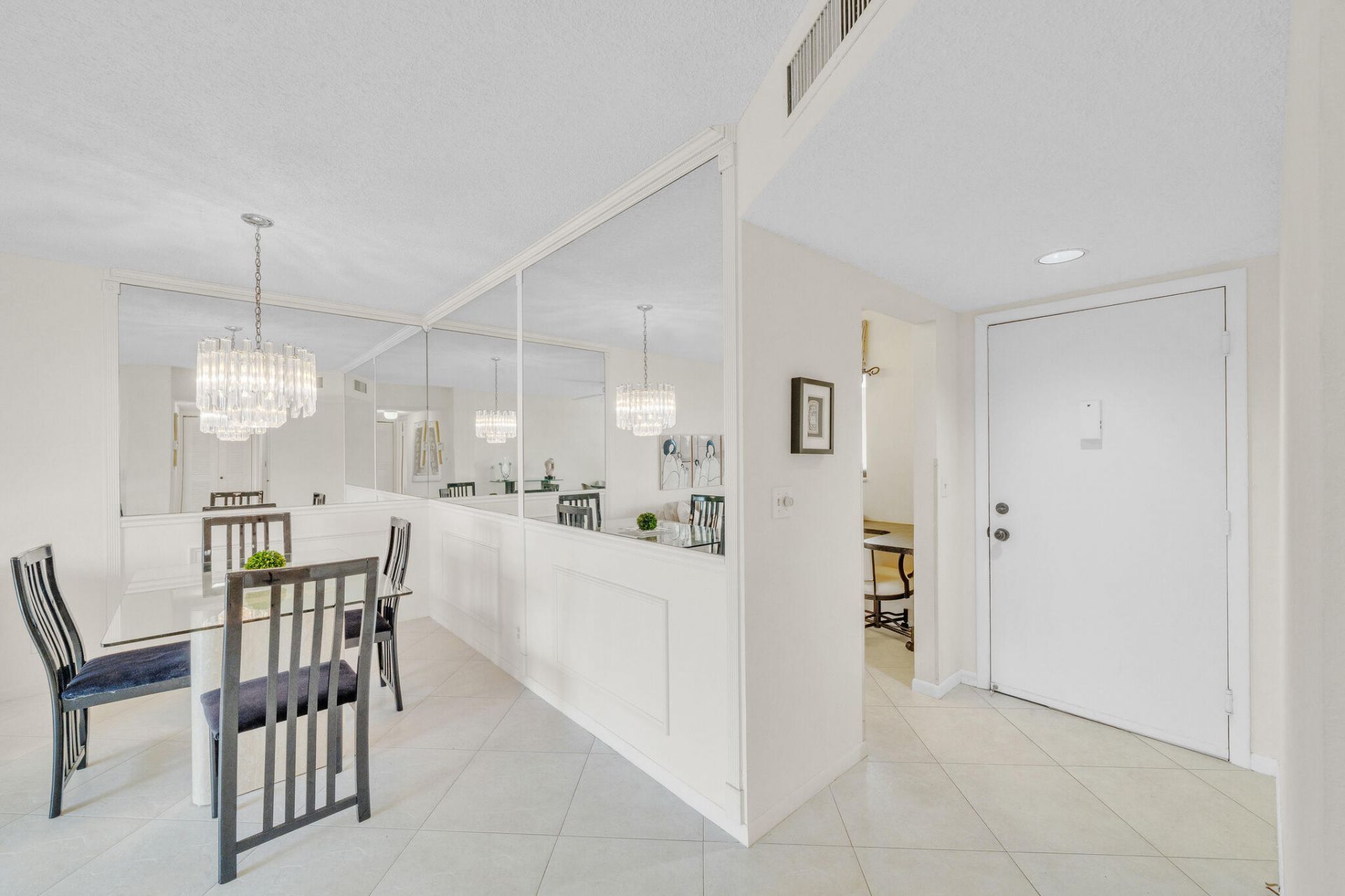 5280 Las Verdes Circle, Unit 320, Delray Beach, FL 33484 Photo