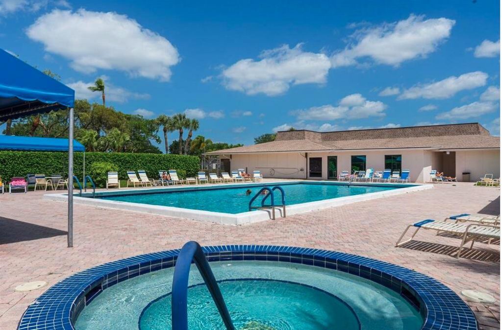 5280 Las Verdes Circle, Unit 320, Delray Beach, FL 33484 Photo