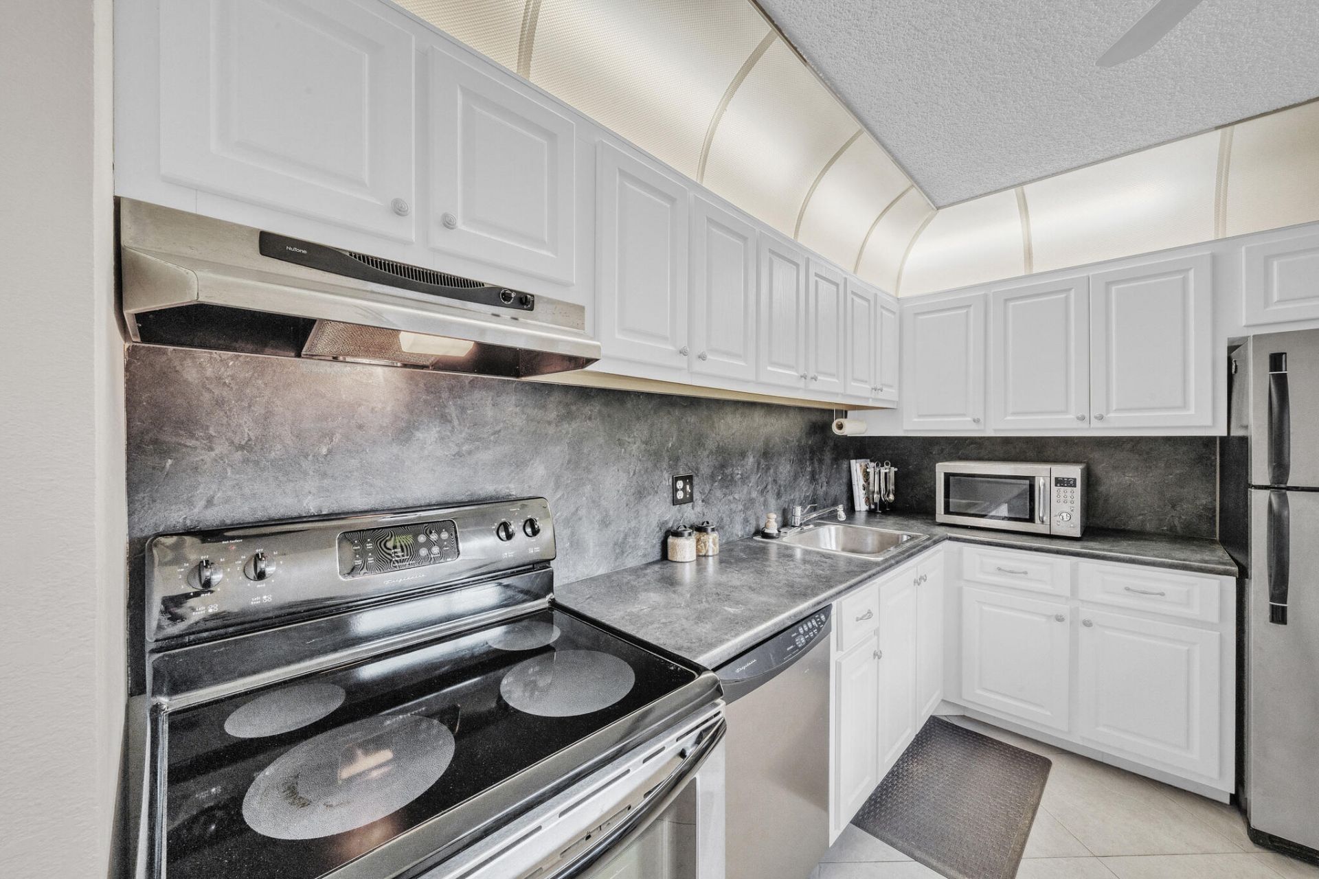 5280 Las Verdes Circle, Unit 320, Delray Beach, FL 33484 Photo