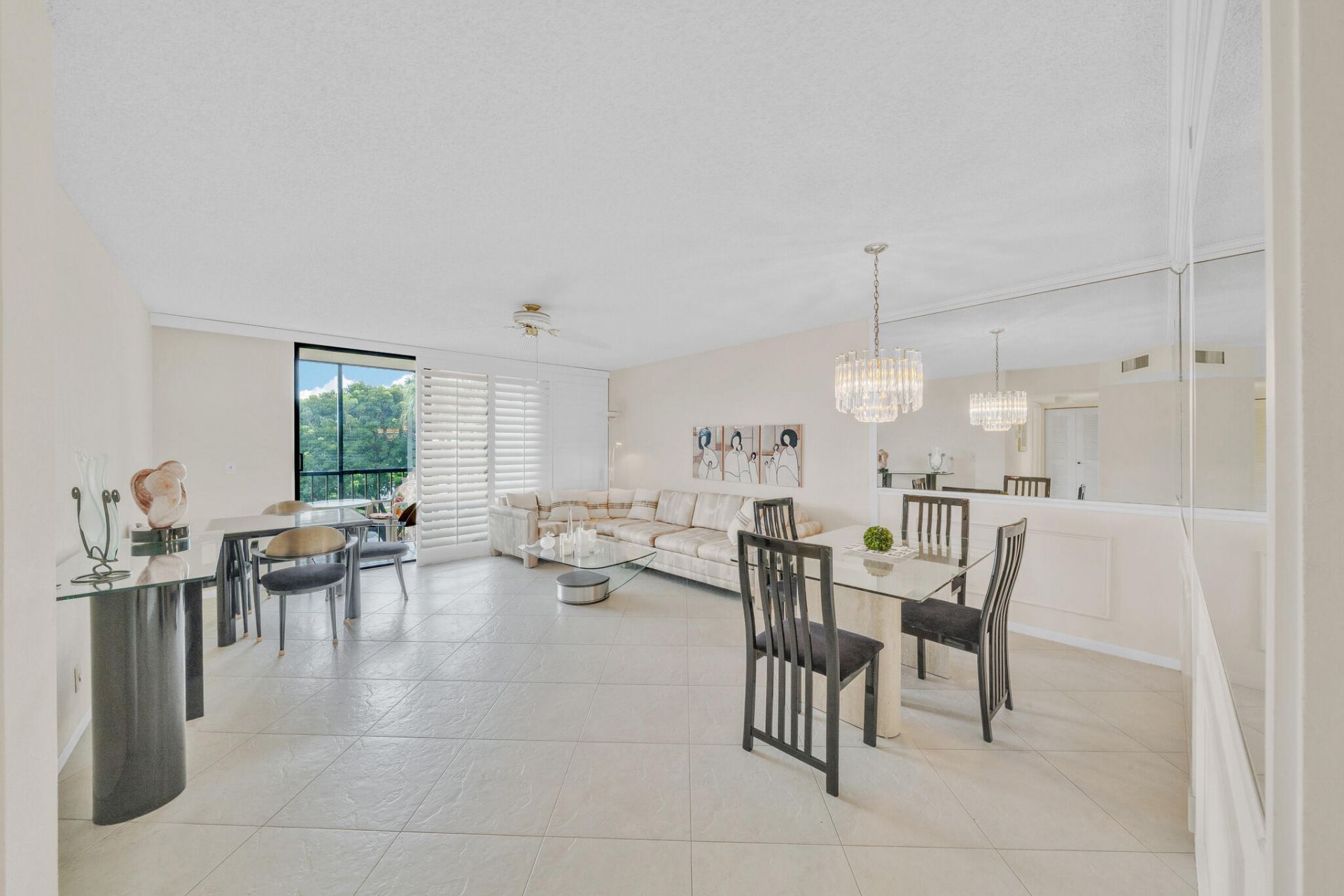 5280 Las Verdes Circle, Unit 320, Delray Beach, FL 33484 Photo