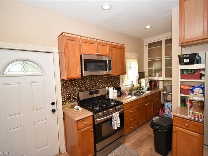 3923 Robert Avenue, Cleveland, OH 44109 Photo 5