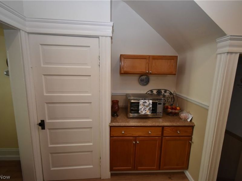 3923 Robert Avenue, Cleveland, OH 44109 Photo 8