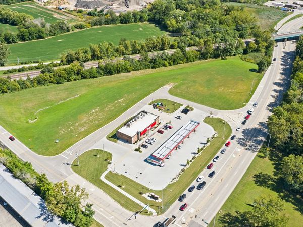 4220 Northwest Highway , Crystal Lake, IL 60014