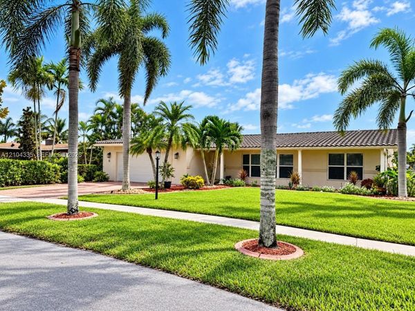 11031 NW 22nd St, Pembroke Pines, FL 33026