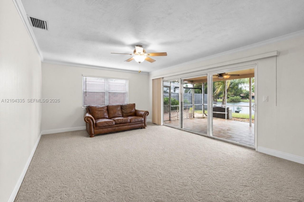 11031 NW 22nd St, Pembroke Pines, FL 33026 Photo