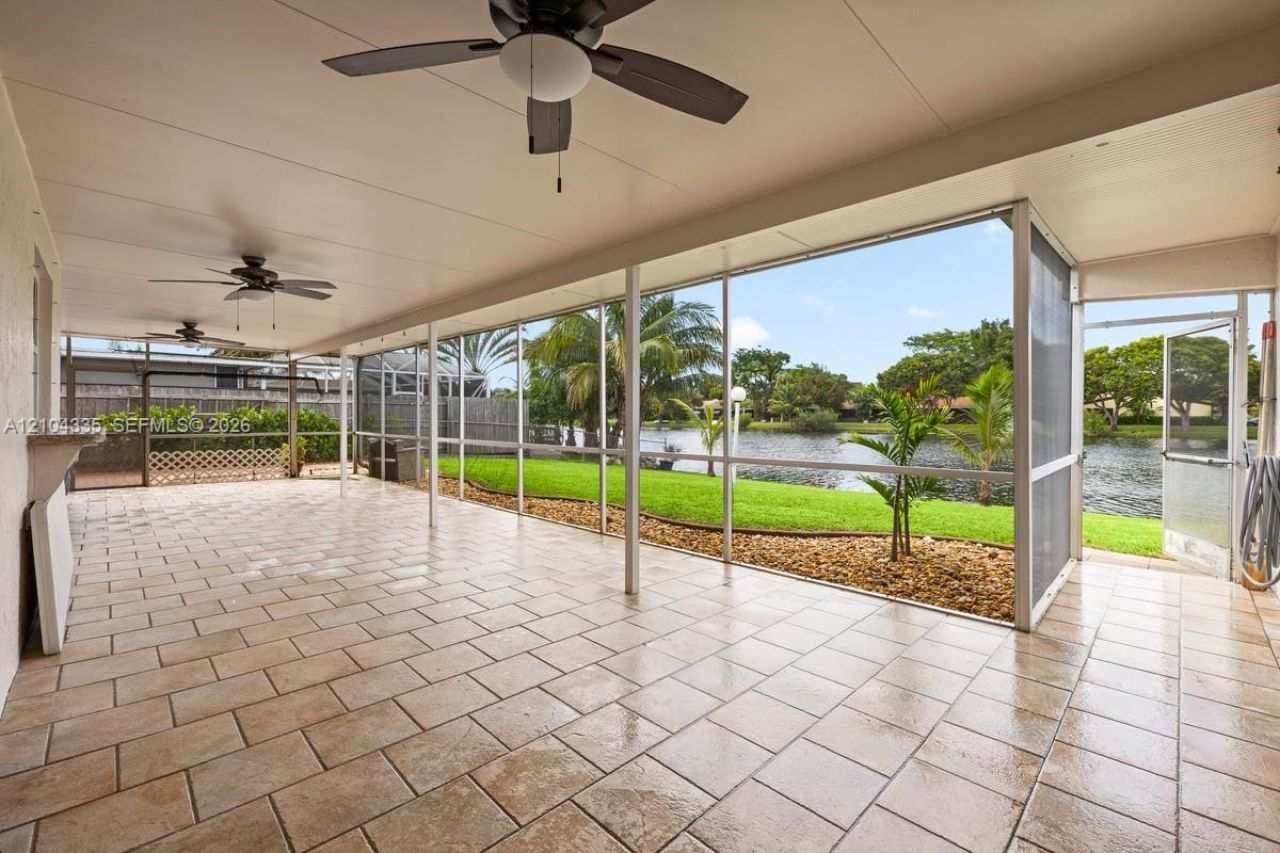 11031 NW 22nd St, Pembroke Pines, FL 33026 Photo
