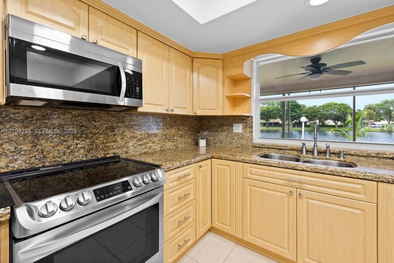 11031 NW 22nd St, Pembroke Pines, FL 33026 Photo