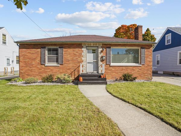 7827 23rd Ave, Kenosha, WI 53143