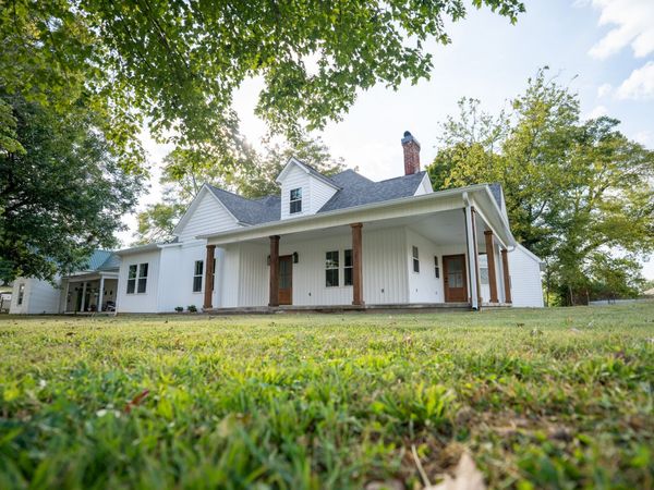 221 S Military Ave, Lawrenceburg, TN 38464
