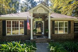 138 Erica Court  photo 4