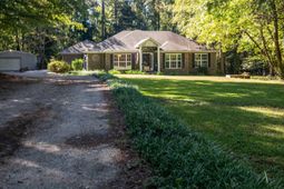 138 Erica Court  photo 4
