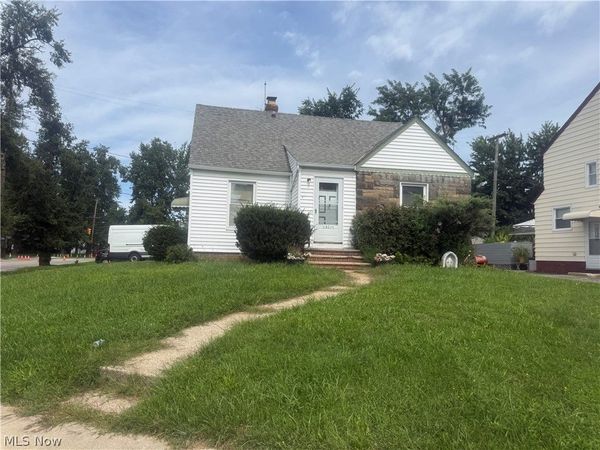 18011 Windward Road, Cleveland, OH 44119
