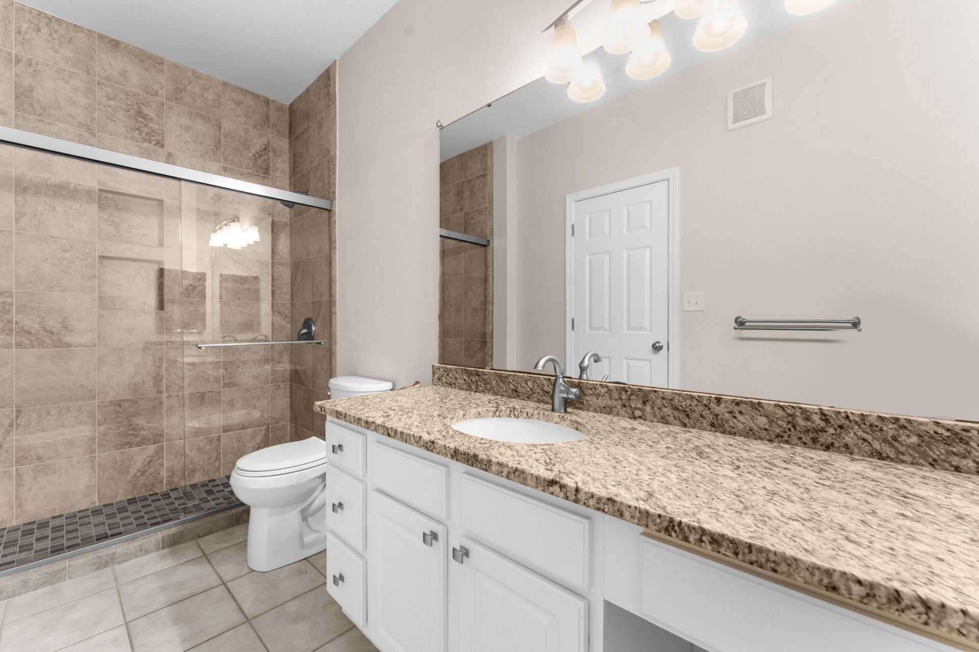 1600 Long Grove Drive Photo 26