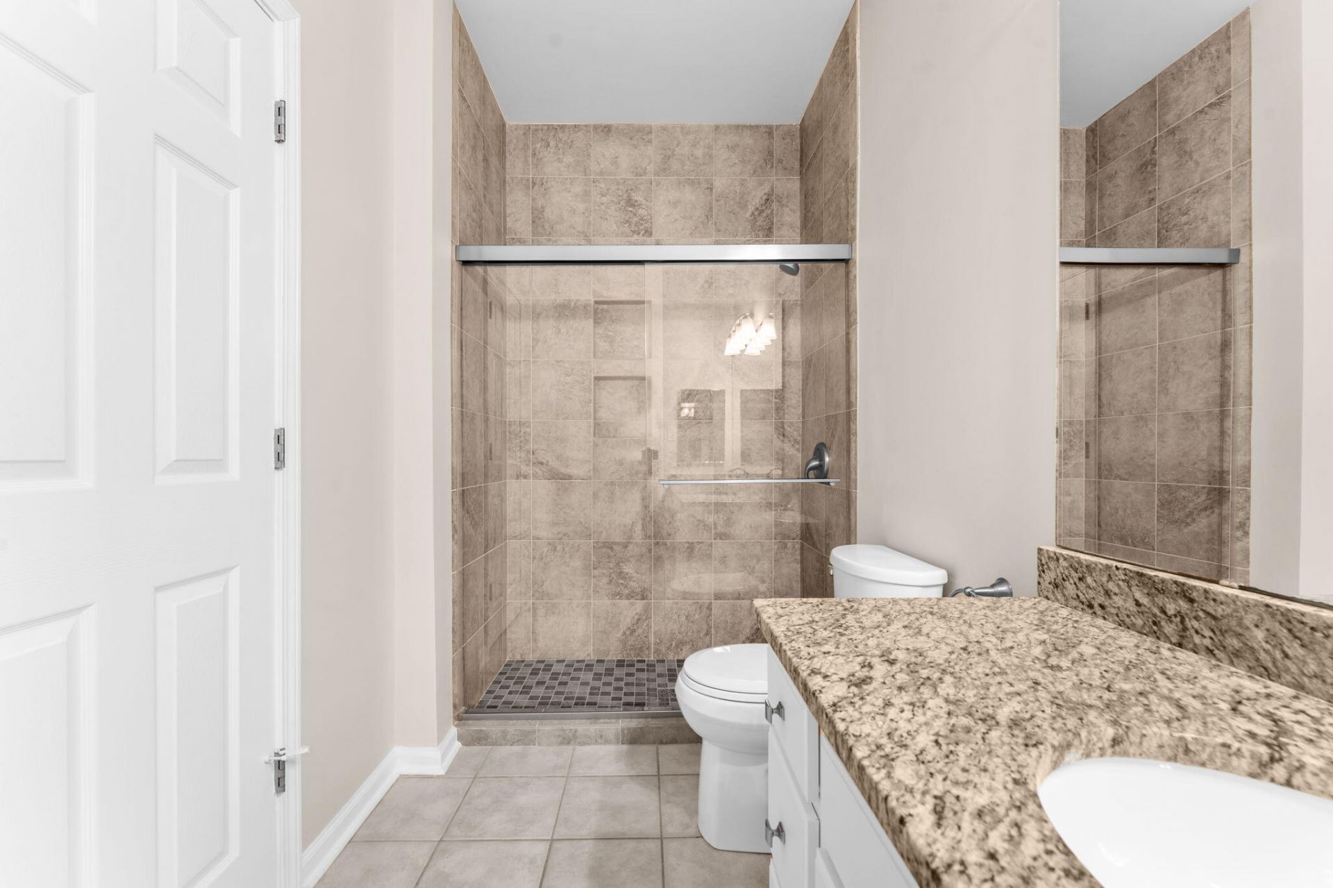 1600 Long Grove Drive Photo 27