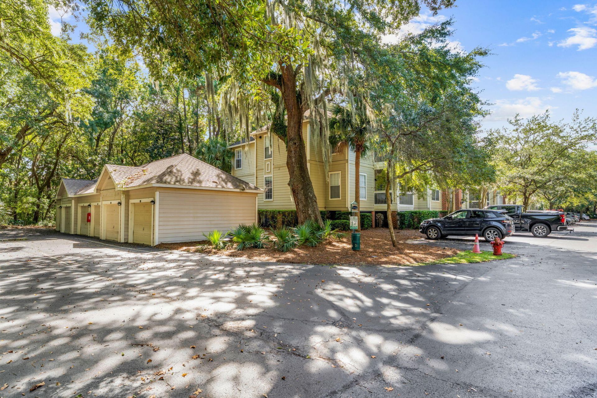 1600 Long Grove Drive Photo 34