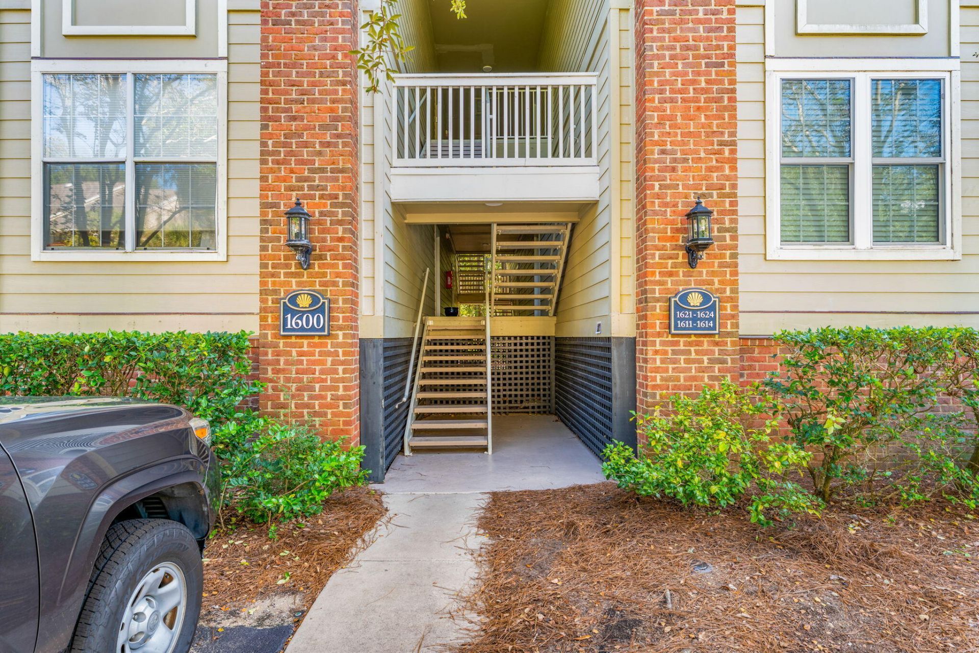 1600 Long Grove Drive Photo 36