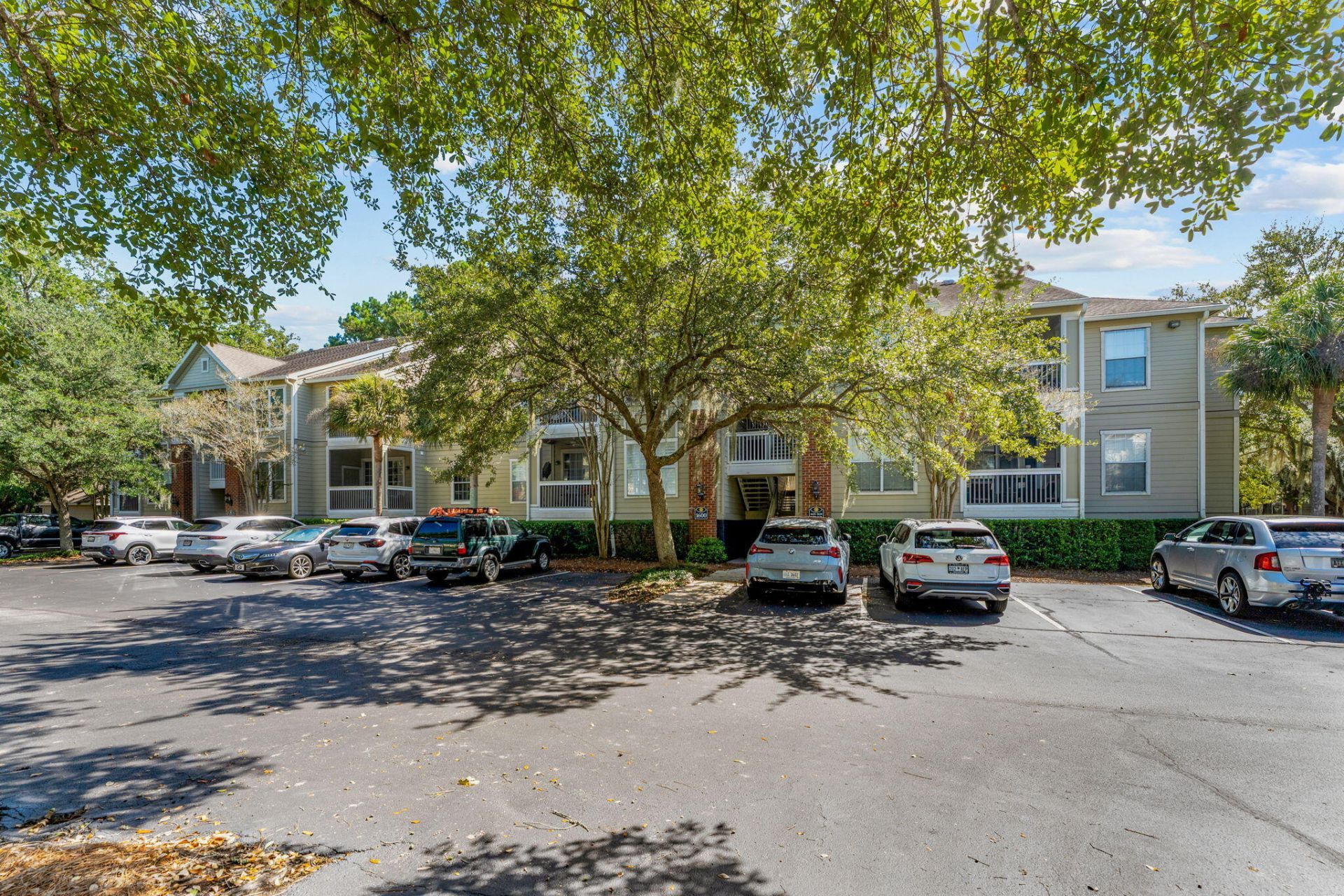 1600 Long Grove Drive Photo 37