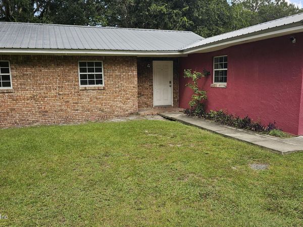 105 N BEECH Street, Palatka, FL 32177