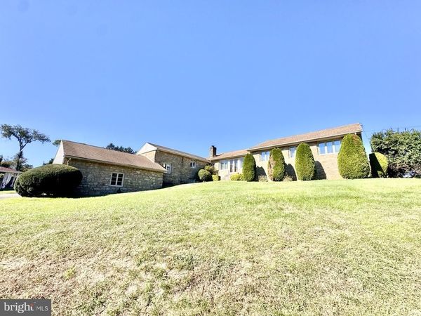 1000 WELSH ROAD, PHILADELPHIA, PA 19115