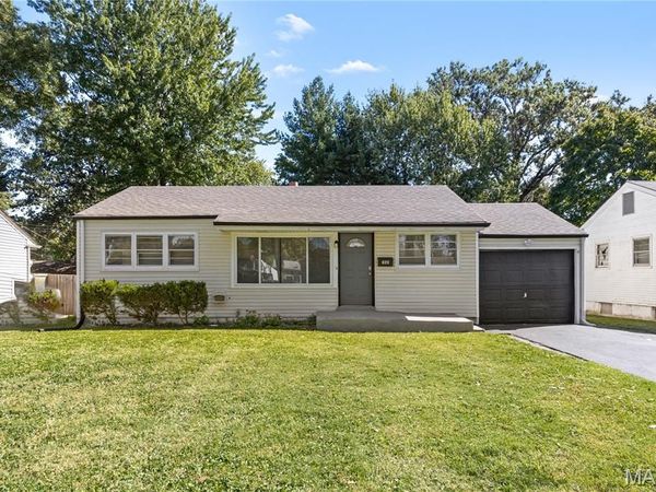 820 Saint Brendan Lane , Florissant, MO 63031