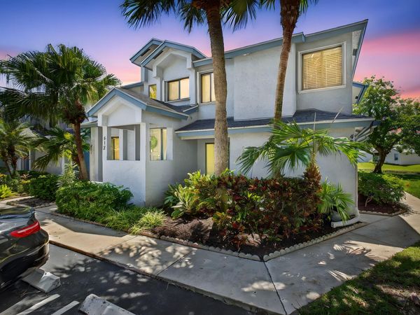 406 Harbour Pointe Way, Greenacres, FL 33413