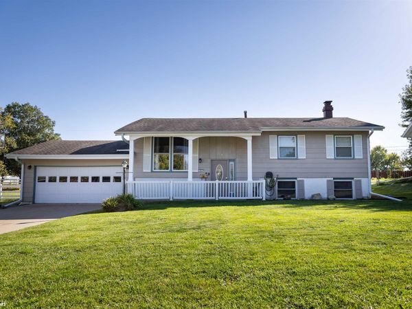 303 Newcastle Road, Marshalltown, IA 50158