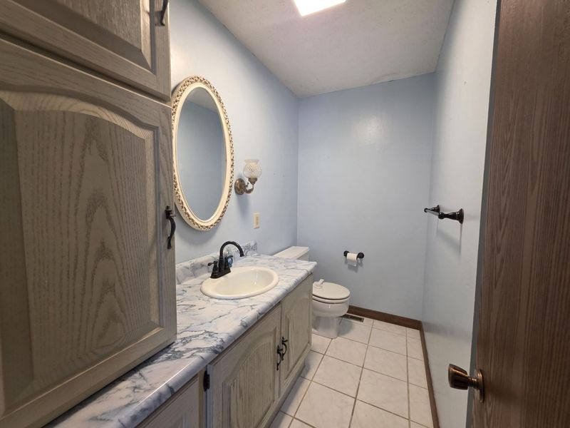 902 Royal Oak Drive, Saint Marys, OH 45885 Photo 12