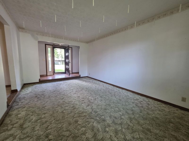 902 Royal Oak Drive, Saint Marys, OH 45885 Photo 3