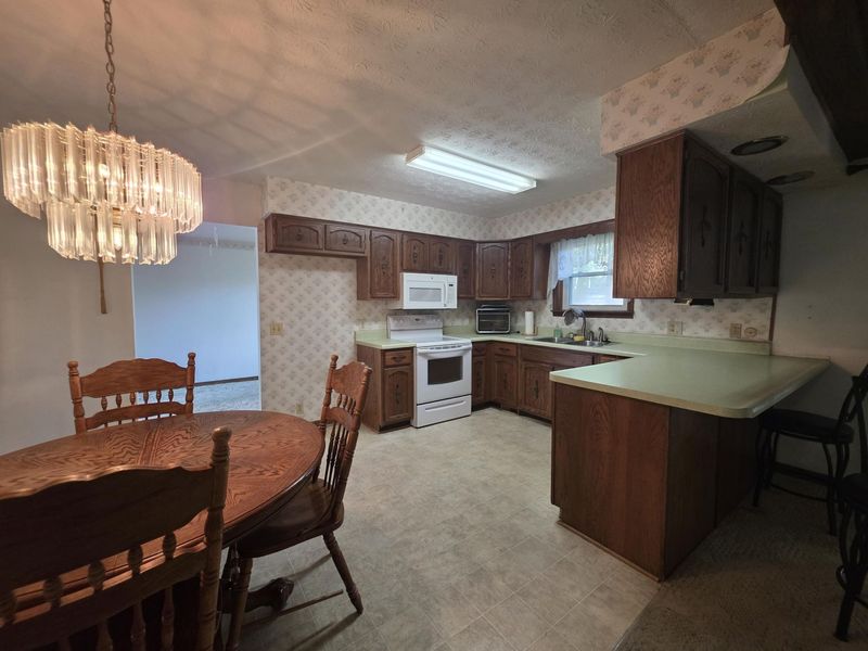 902 Royal Oak Drive, Saint Marys, OH 45885 Photo 4