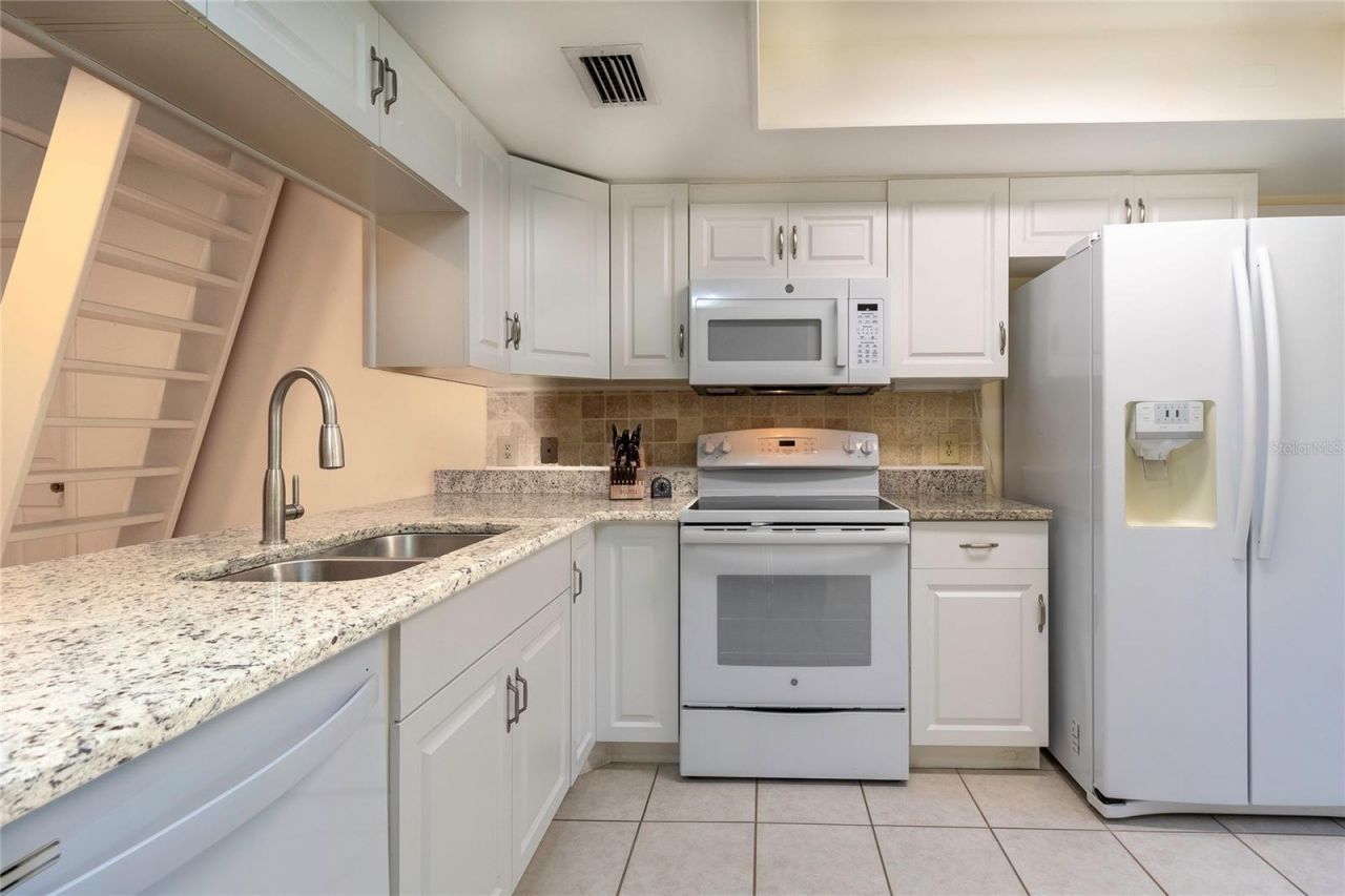 32 Fairway Drive , Unit 32, Debary, FL 32713 Photo