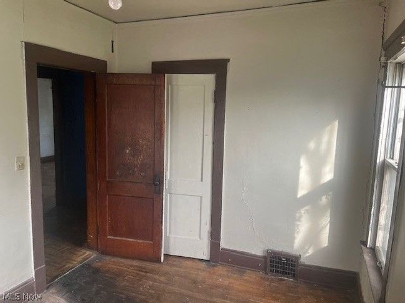 1041 E 147th Street, Cleveland, OH 44110 Photo 14