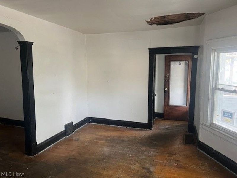 1041 E 147th Street, Cleveland, OH 44110 Photo 3