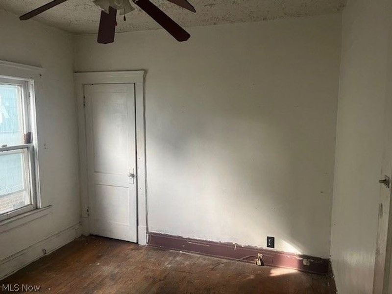 1041 E 147th Street, Cleveland, OH 44110 Photo 6