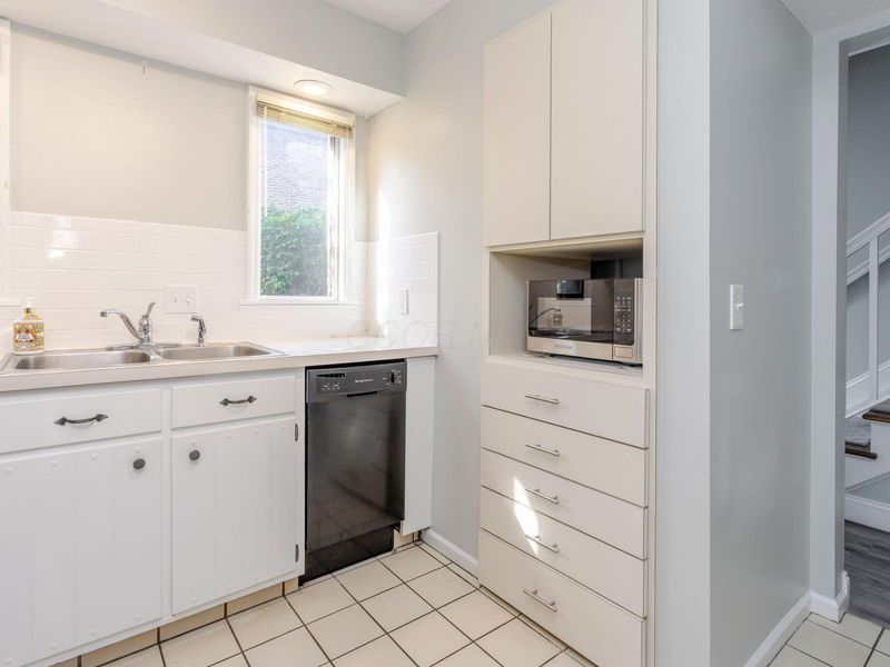 2806 Downing Way, Unit 37, Columbus, OH 43221 Photo 16